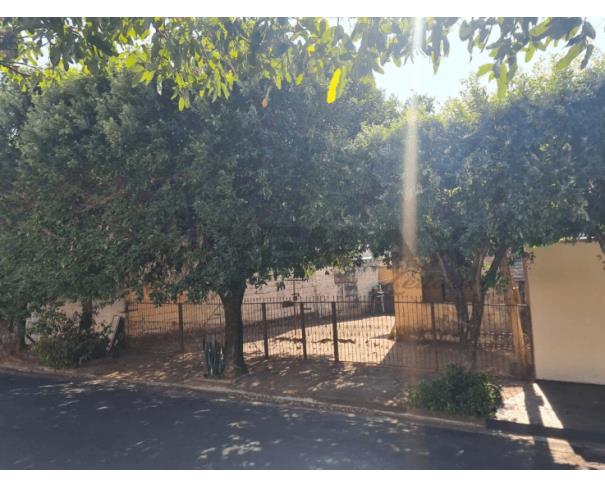 Foto de 1(um) TERRENO situado do lado ímpar da Rua Sebastião Ceocchini, constante do Lote 2, da Quadra 5, do Jardim Planalto, desta cidade, medindo 11,50 metros de frente e fundo, por 25,00 metros de cada lado, da frente ao fundo, encerrando 287,50m². 