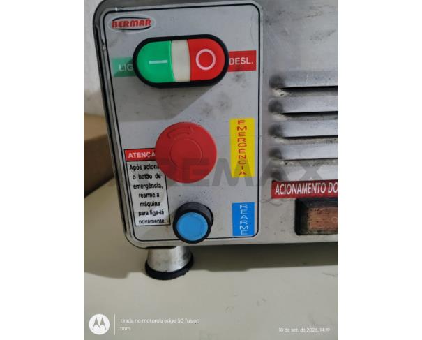 Foto de Lote-12) FATIADOR INDL. AUTOMÁTICO P/ FRIOS 220V-BERMAR