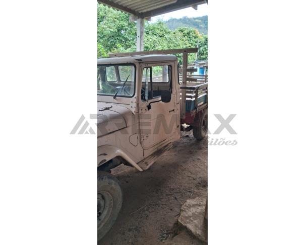 Foto de 1(uma) Camionete de Marca/Modelo TOYOTA/BANDEIRANTE, PLACA CCZ4469