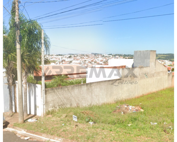 Foto de DIREITOS que os executados possuem sobre o terreno localizado na Rua ARLINDO DURANTE S/N – Jardim Iolanda - Botucatu – SÃO PAULO
