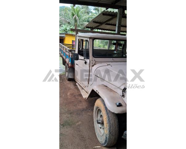 Foto de 1(uma) Camionete de Marca/Modelo TOYOTA/BANDEIRANTE, PLACA CCZ4469