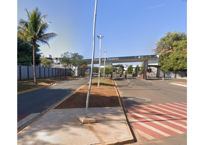 Imagem do imóvel Um Terreno Urbano (decisão fls. 454), sem benfeitorias, situado nesta cidade, à Alameda das Corujas, Lado Ímpar, constituído pelo Lote nº 17, da Quadra “06”, do Loteamento Denominado “Portal dos Pássaros- Fase 2”, no Bairro Pau D´Alho PORTA